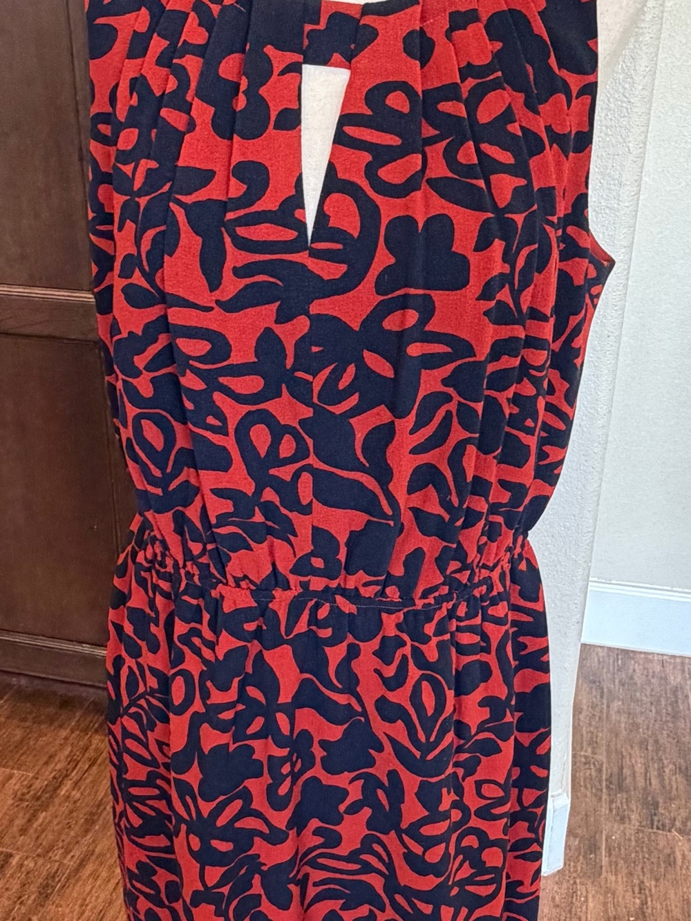 41 Hawthorn sleeveless Isabelle dress a bold red and navy blue abstract size L